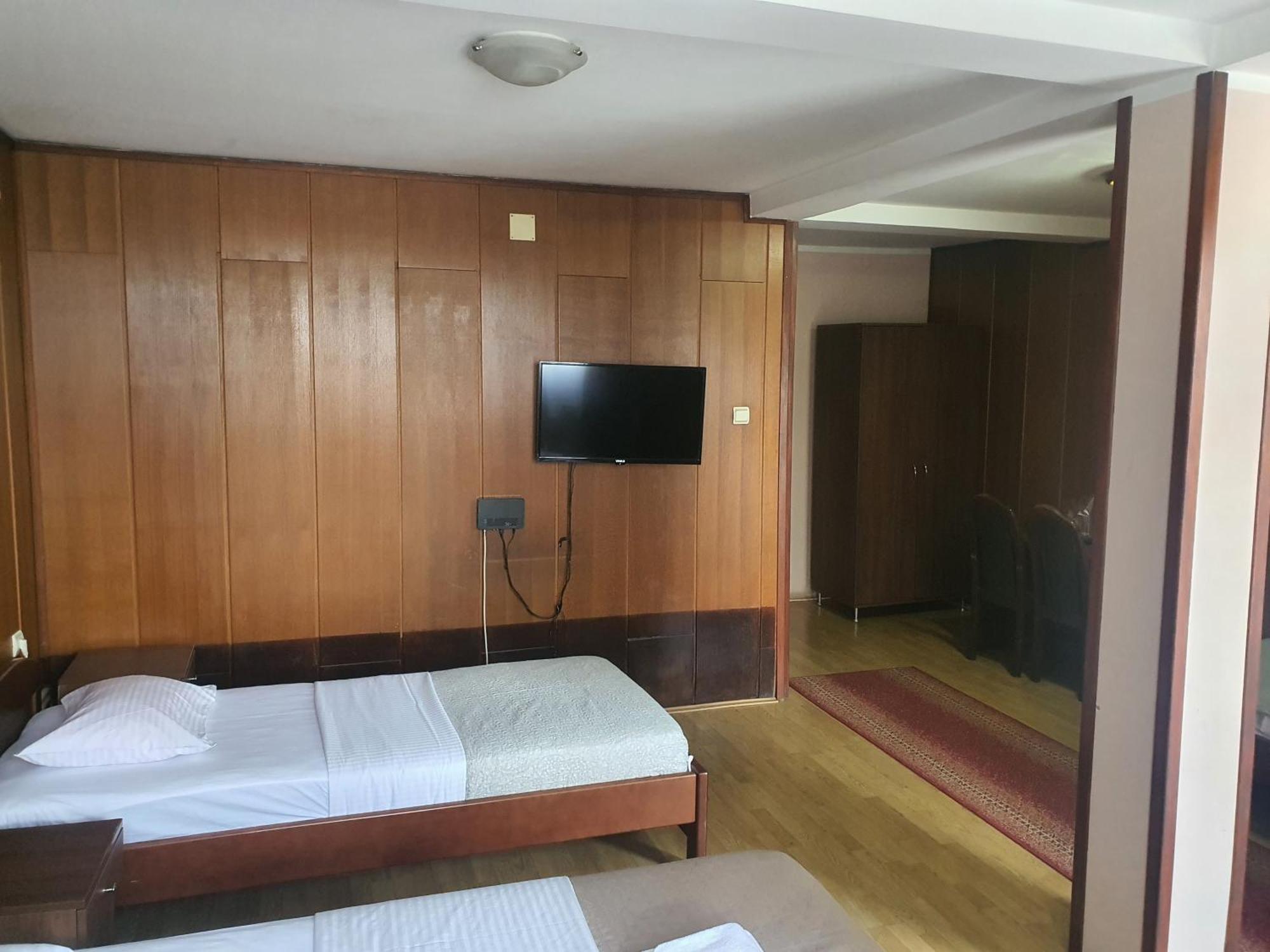 Guest House Vila Bor Nowy Sad Zewnętrze zdjęcie