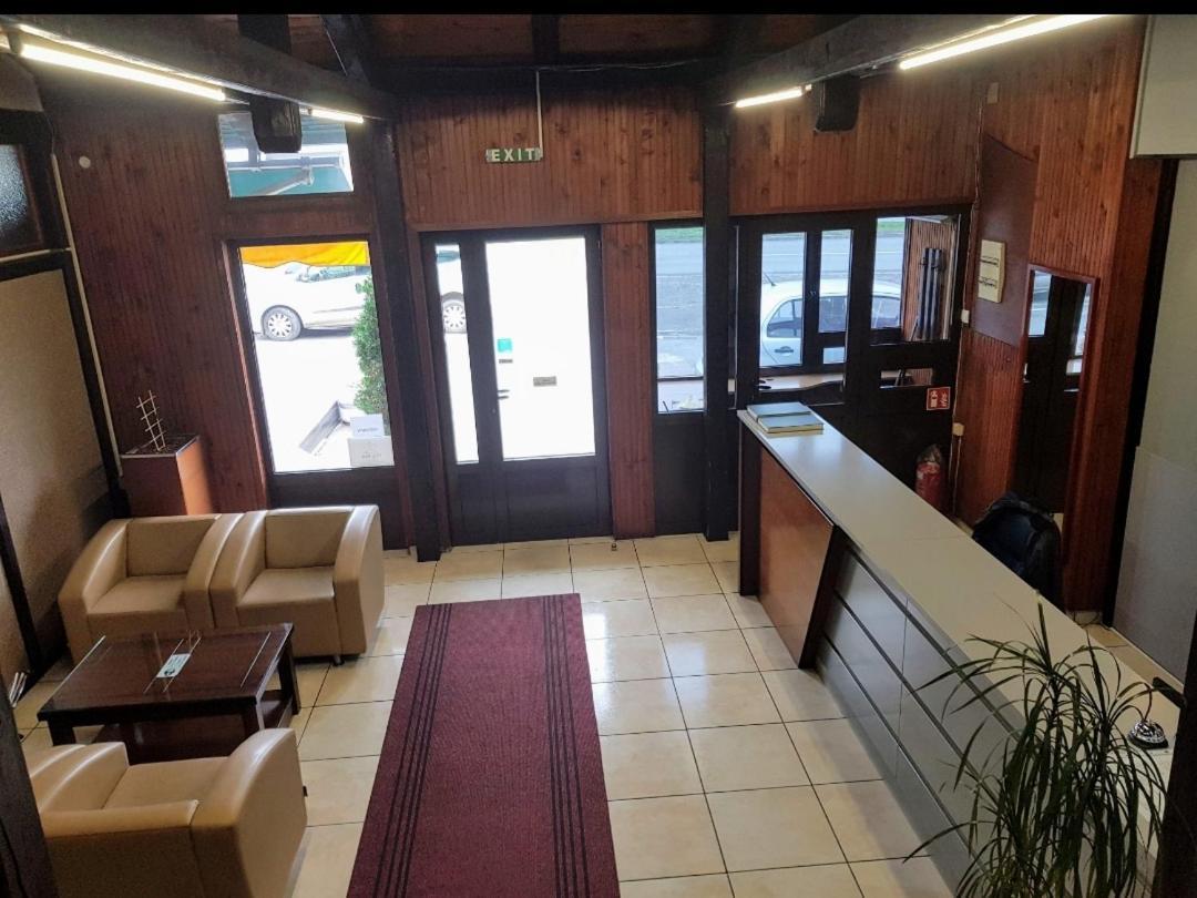 Guest House Vila Bor Nowy Sad Zewnętrze zdjęcie